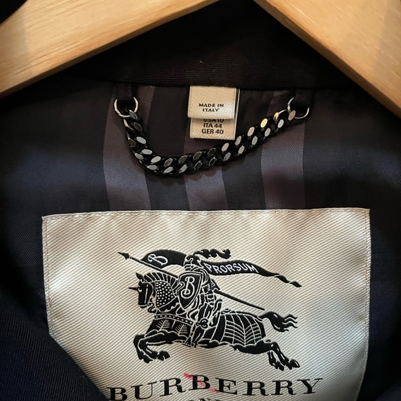 BURBERRY BLACK SHORT TRENCH COAT - Picture 5 of 5